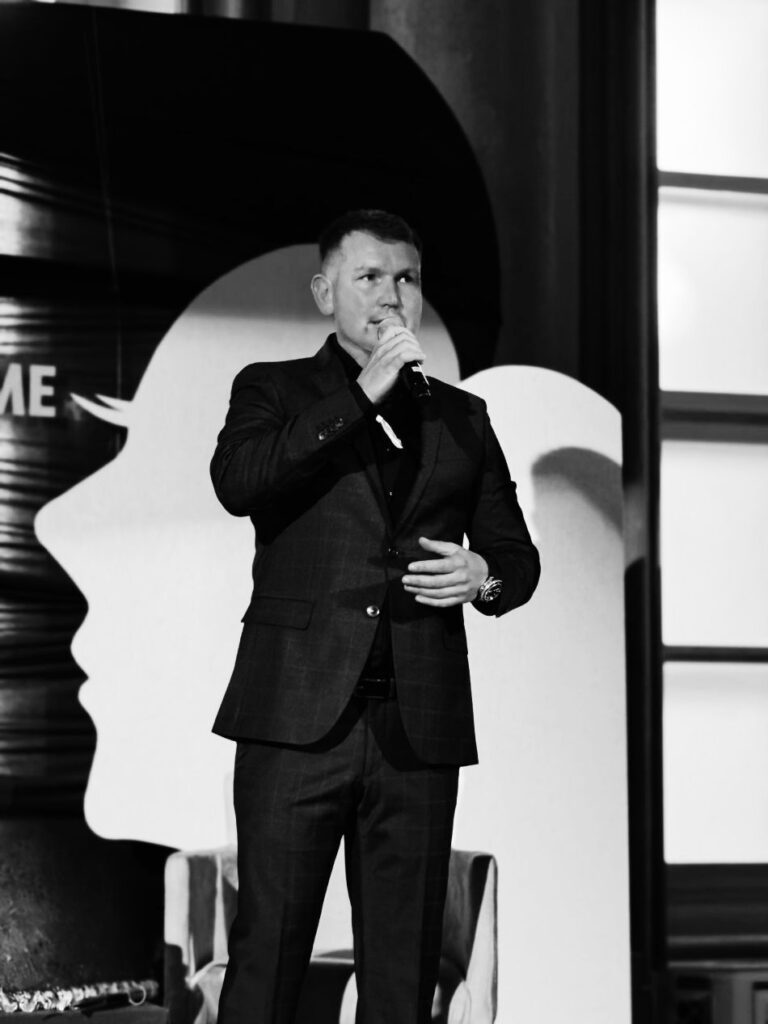 Tema vyjednavanie na konferencii a vo firmach- Mario Bajs